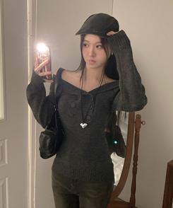 더블버튼 오프숄더 숄 니트 차콜