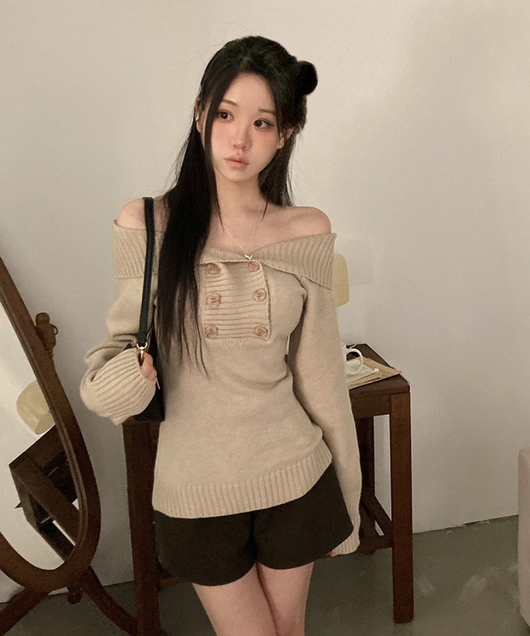 더블버튼 오프숄더 숄 니트 베이지