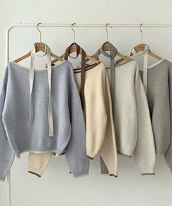 데르온 배색 입술넥 오프숄더 머플러 초커 긴팔 니트