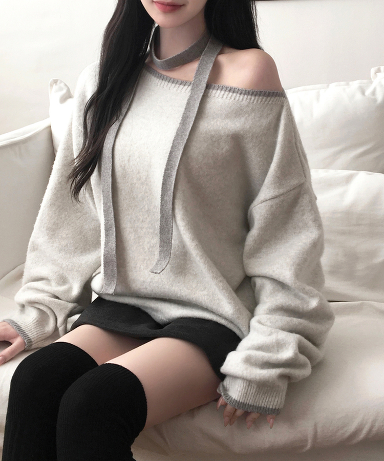 데르온 배색 입술넥 오프숄더 머플러 초커 긴팔 니트 아이보리
