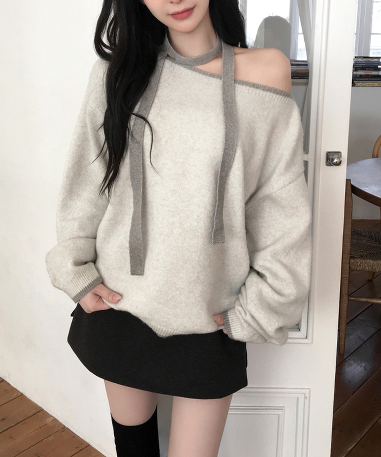 데르온 배색 입술넥 오프숄더 머플러 초커 긴팔 니트 아이보리