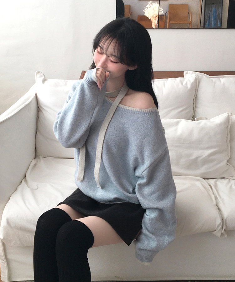 데르온 배색 입술넥 오프숄더 머플러 초커 긴팔 니트 소라
