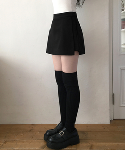 디에브 모직 A라인 사이드 트임 콘솔지퍼 미니 스커트 블랙