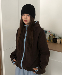 ハイネックフードフリースジップアップ BROWN