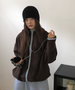 ハイネックフードフリースジップアップ BROWN