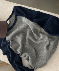 로멘 기모배색 레글런 셔링 크롭 긴팔니트 티셔츠