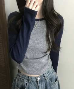 로멘 기모배색 레글런 셔링 크롭 긴팔니트 티셔츠 네이비