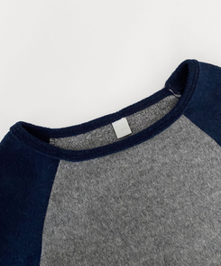 로멘 기모배색 레글런 셔링 크롭 긴팔니트 티셔츠