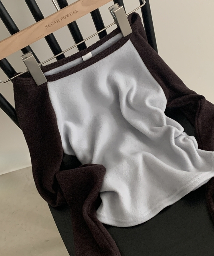 로멘 기모배색 레글런 셔링 크롭 긴팔니트 티셔츠