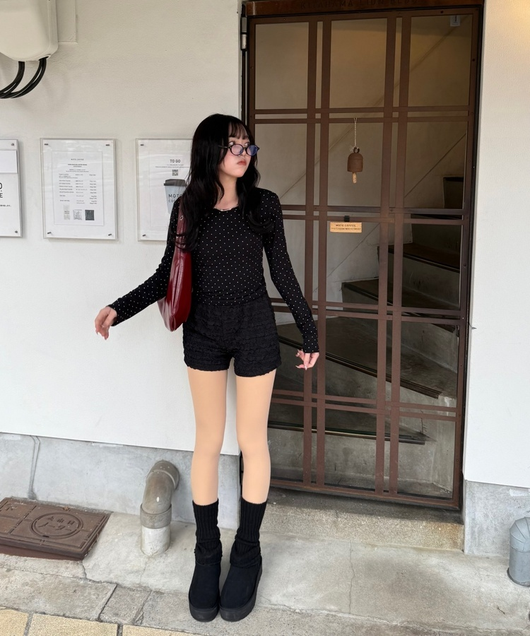 ドット柄ラウンドネックTシャツ BLACK