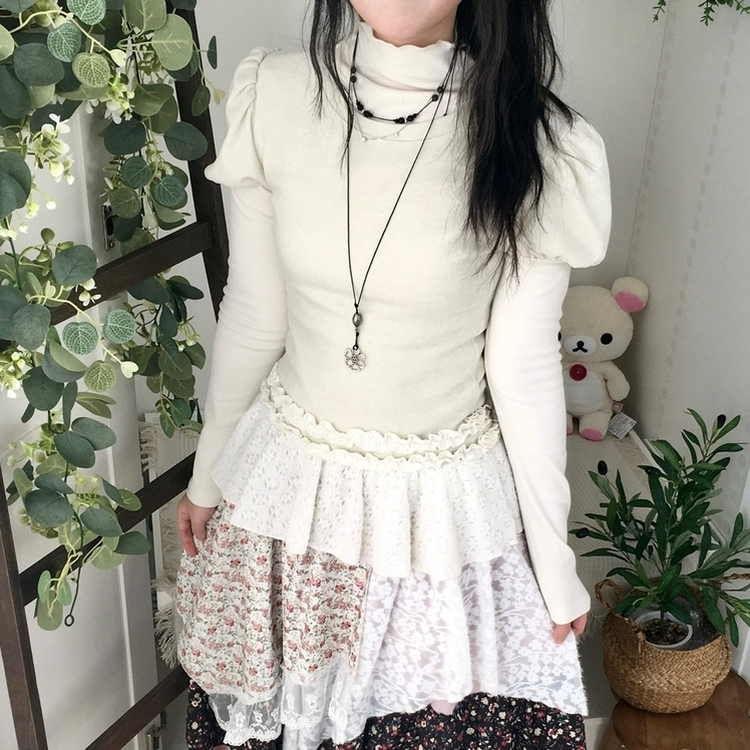 숲속소녀 부들부들 레이어드 캉캉 프릴 반팔티셔츠 프릴 목폴라 긴팔 티셔츠 베이지