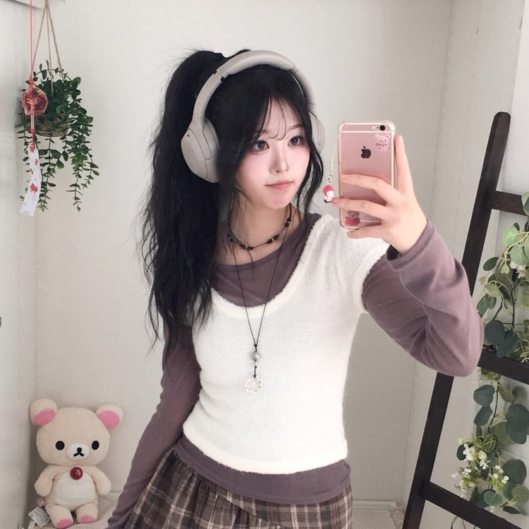 무채색 미소녀 테리소재 레이어드 라운드넥 반팔 니트 아이보리