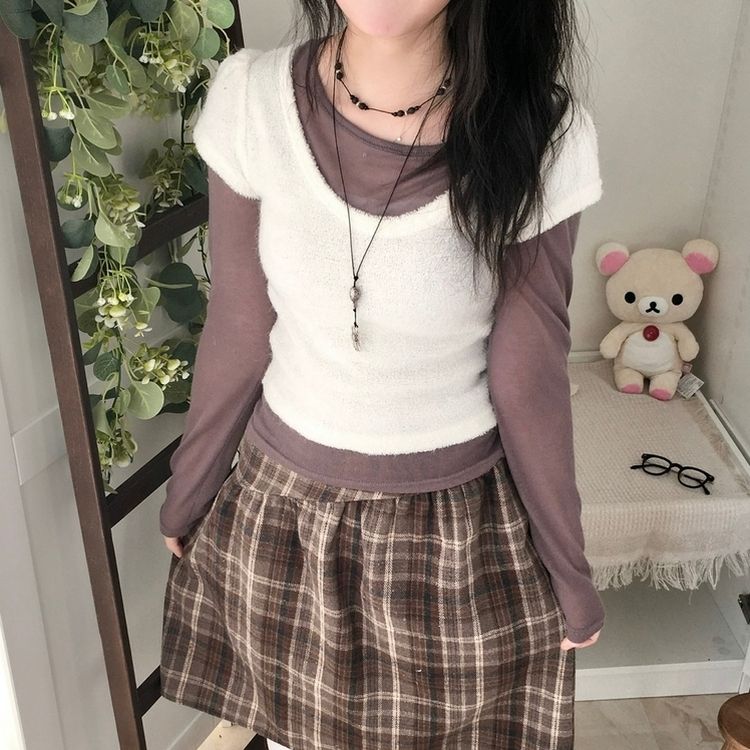 무채색 미소녀 테리소재 레이어드 라운드넥 반팔 니트 아이보리