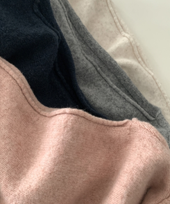 레이니 원오프숄더 긴팔니트