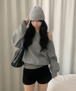 레이니 원오프숄더 긴팔니트 그레이