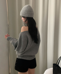 레이니 원오프숄더 긴팔니트 그레이