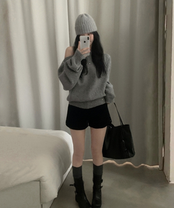 레이니 원오프숄더 긴팔니트 그레이