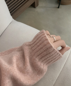 레이니 원오프숄더 긴팔니트 핑크