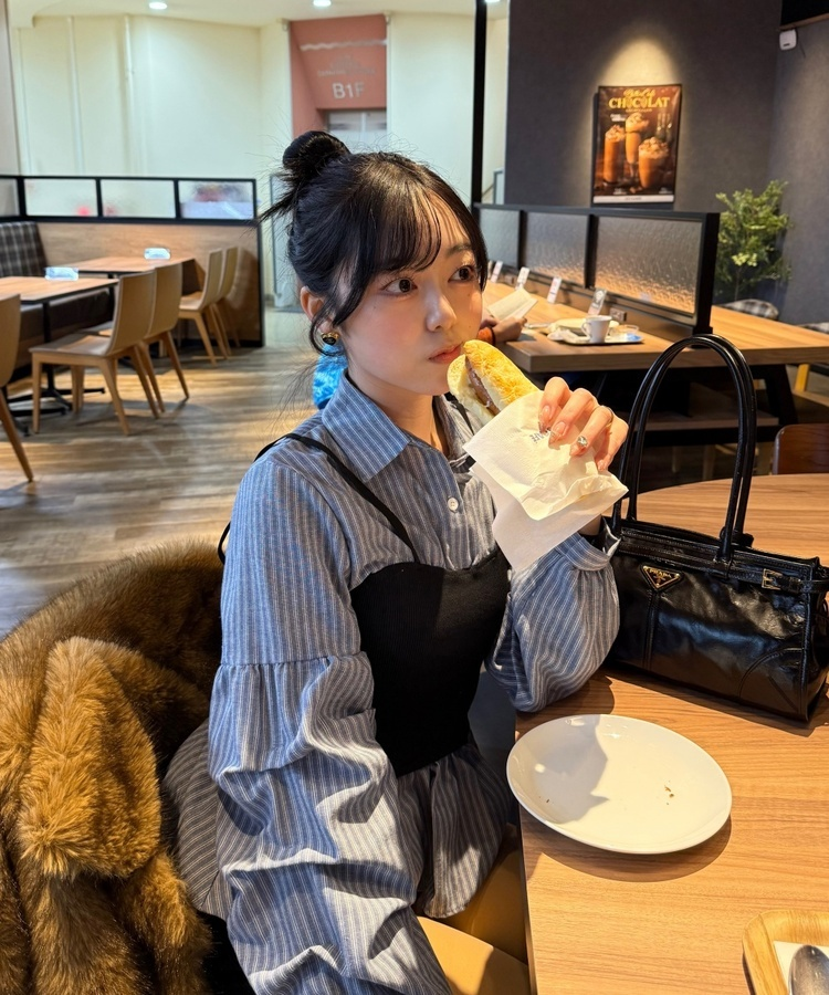 스트라이프 플레어 뷔스티에 셔츠 소라