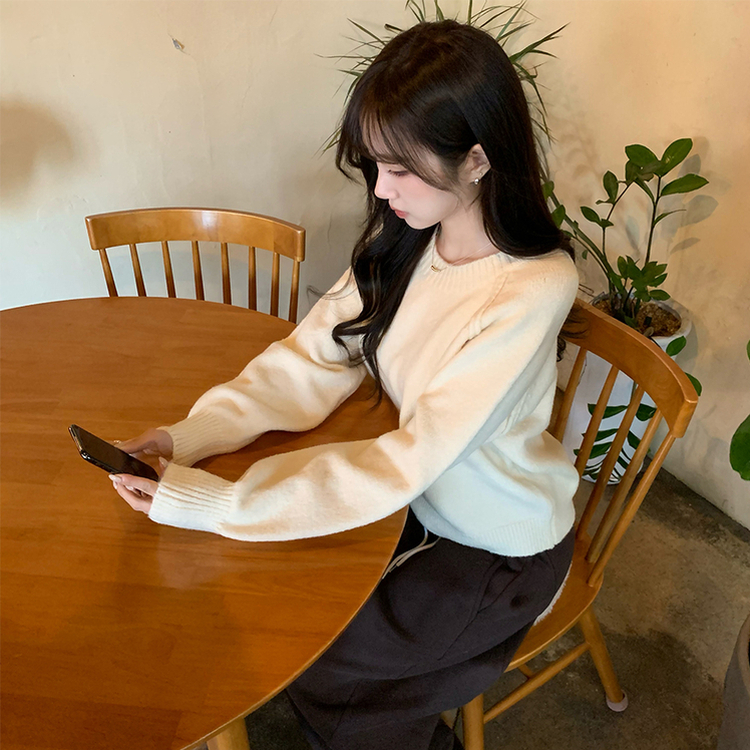 퀄리티 핏 보장하는 모모 라운드 아방핏 겨울 긴팔 니트 루즈핏 긴팔티 데일리 상의 6color 아이보리