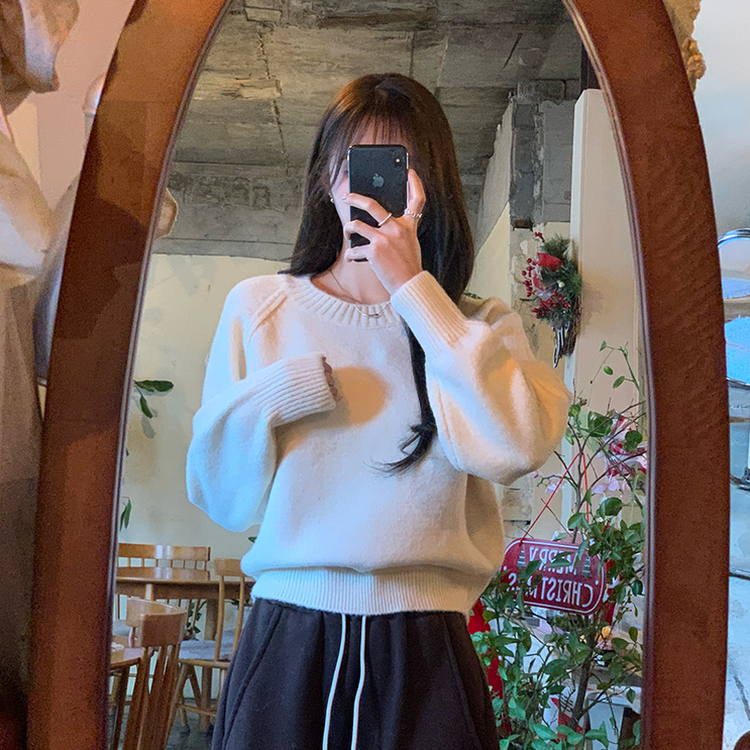 퀄리티 핏 보장하는 모모 라운드 아방핏 겨울 긴팔 니트 루즈핏 긴팔티 데일리 상의 6color 아이보리