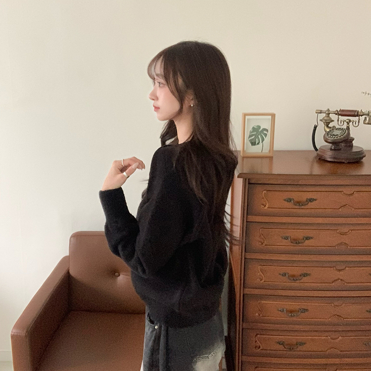 퀄리티 핏 보장하는 모모 라운드 아방핏 겨울 긴팔 니트 루즈핏 긴팔티 데일리 상의 6color 블랙