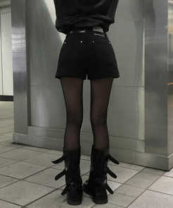 티체 스터드 코튼 포켓 3부 반바지 블랙