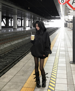 티체 스터드 코튼 포켓 3부 반바지 블랙