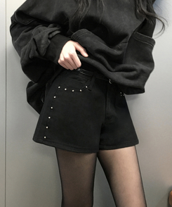 티체 스터드 코튼 포켓 3부 반바지 블랙