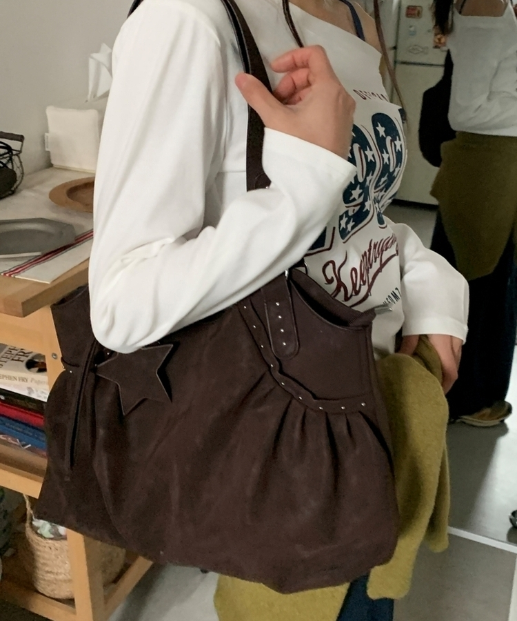 シルバースタッドフェイクレザーショルダーバッグ COFFEE