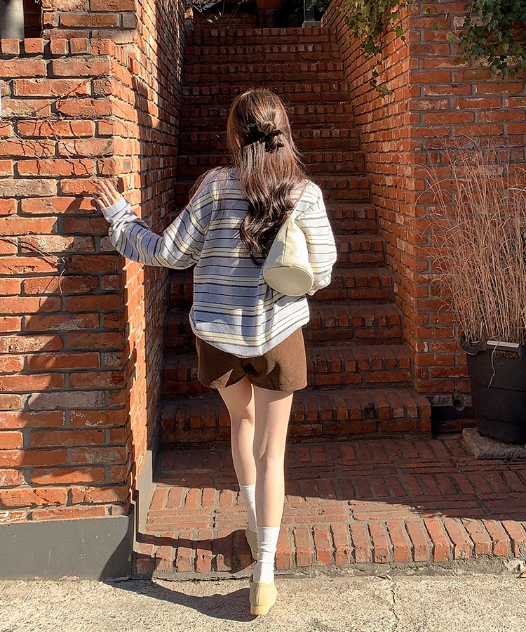 【ウール混】（ラムウール♥／ストライプ／体型カバーシルエット）ラムウールストライプカラールーズフィットニット SKYBLUE