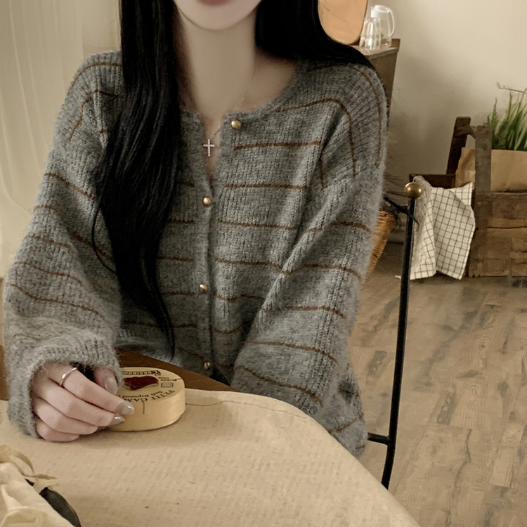 모헤어 배색 스트라이프 단가라 라운드넥 골드 콩단추 아방핏 니트가디건 그레이