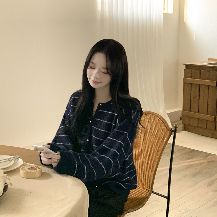 모헤어 배색 스트라이프 단가라 라운드넥 골드 콩단추 아방핏 니트가디건 네이비