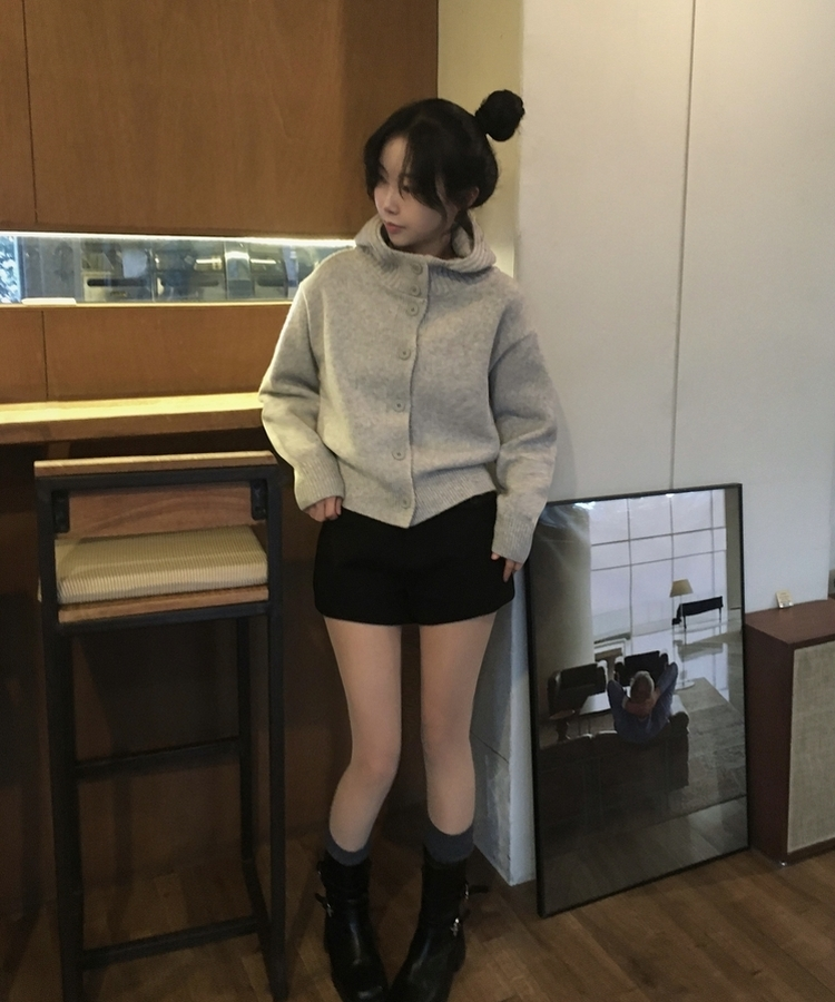 모루 후드 버튼 하이넥 니트 가디건 그레이