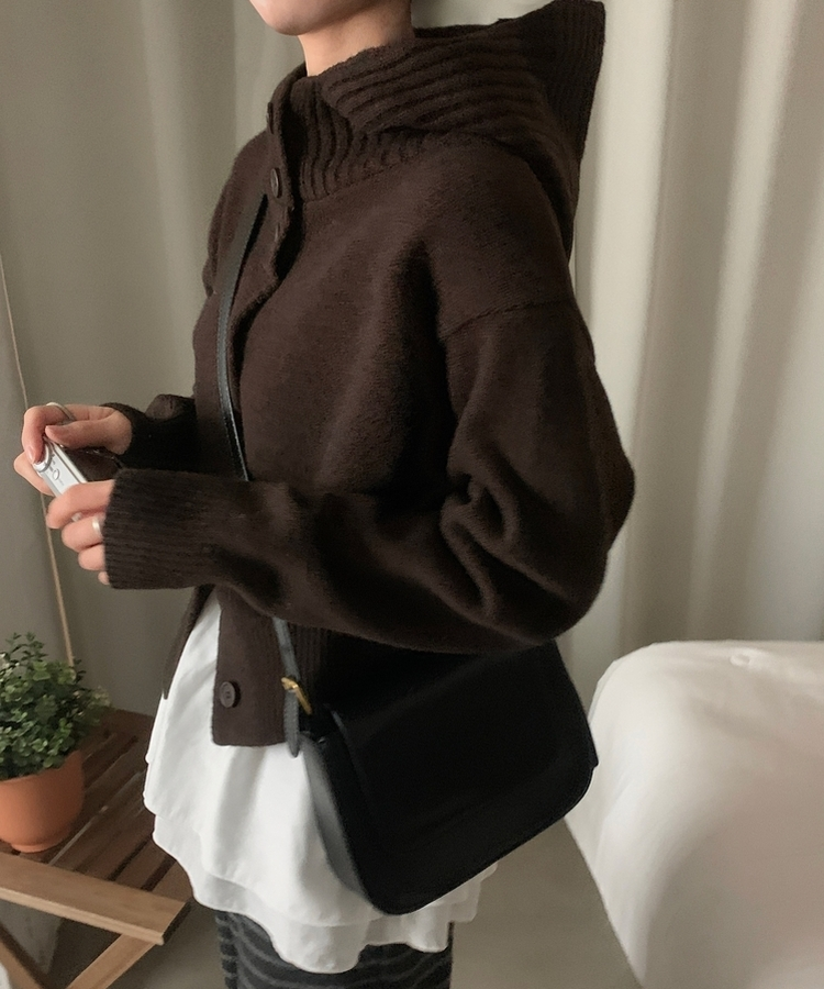 모루 후드 버튼 하이넥 니트 가디건 브라운