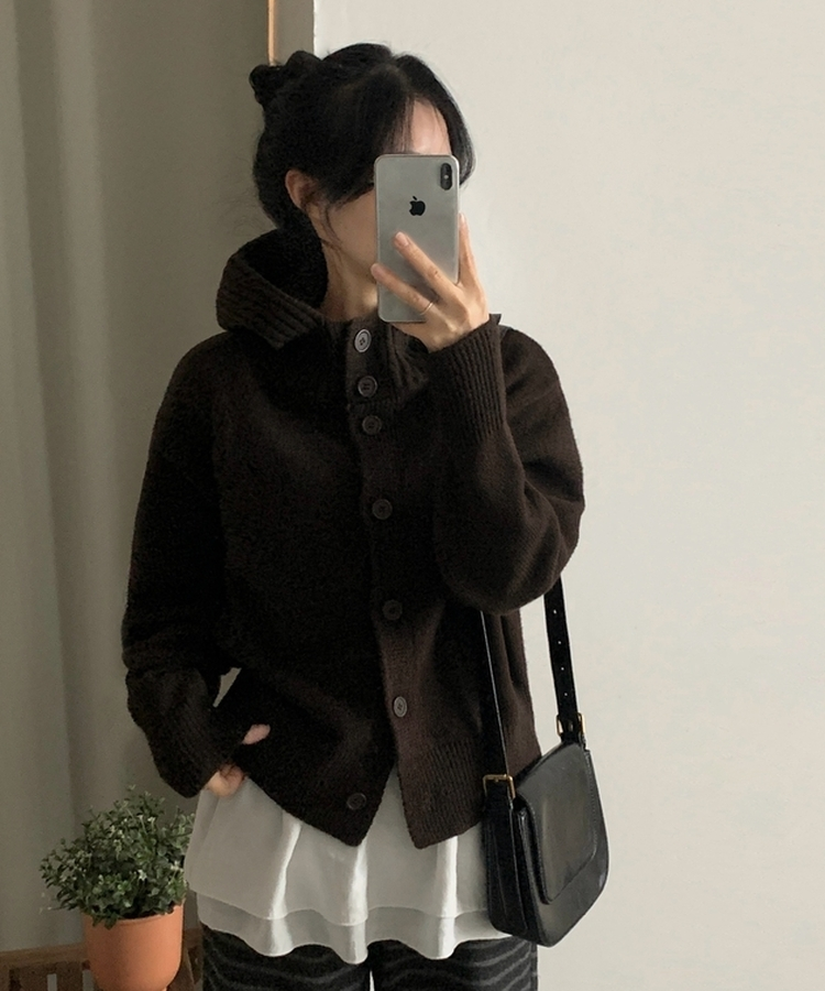 모루 후드 버튼 하이넥 니트 가디건 브라운