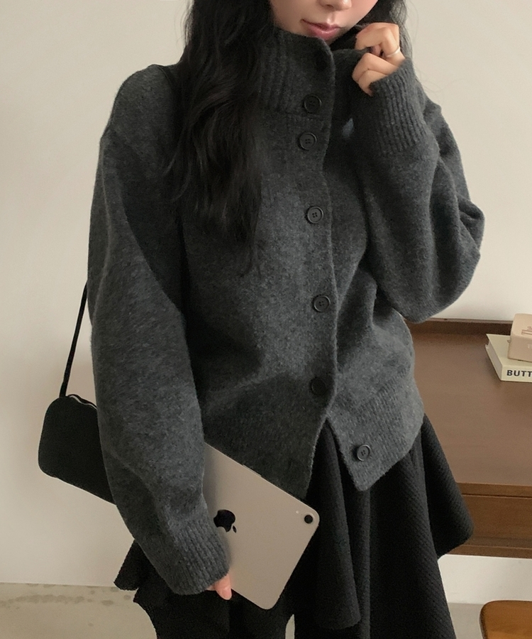 모루 후드 버튼 하이넥 니트 가디건 차콜