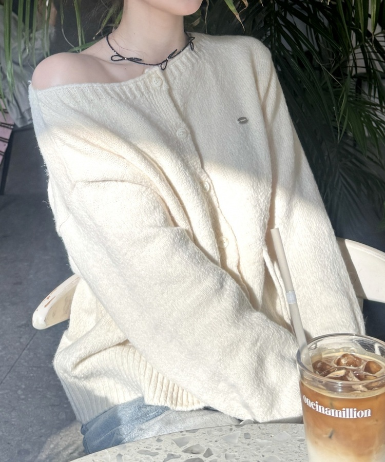 팬던트 스트링 오프숄더 가디건 아이보리