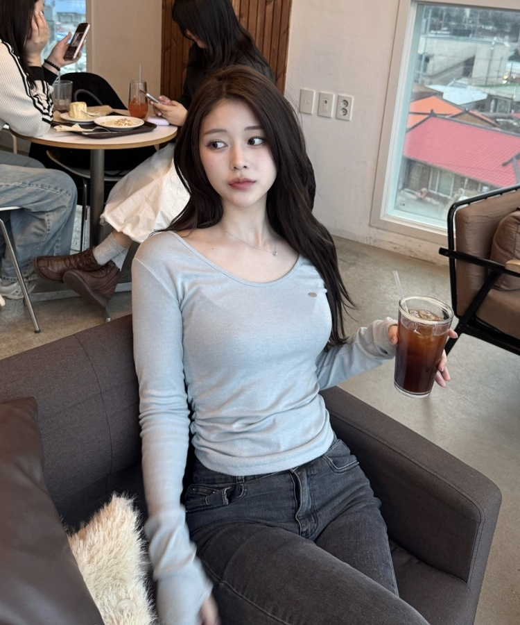 옆셔링 워머 U넥 긴팔티셔츠 소라