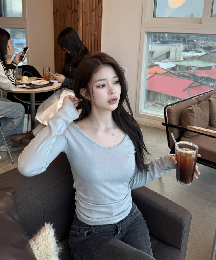 옆셔링 워머 U넥 긴팔티셔츠 소라
