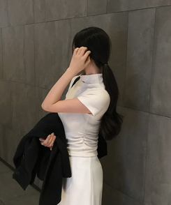 シャーリングハーフタートルネックTシャツ IVORY