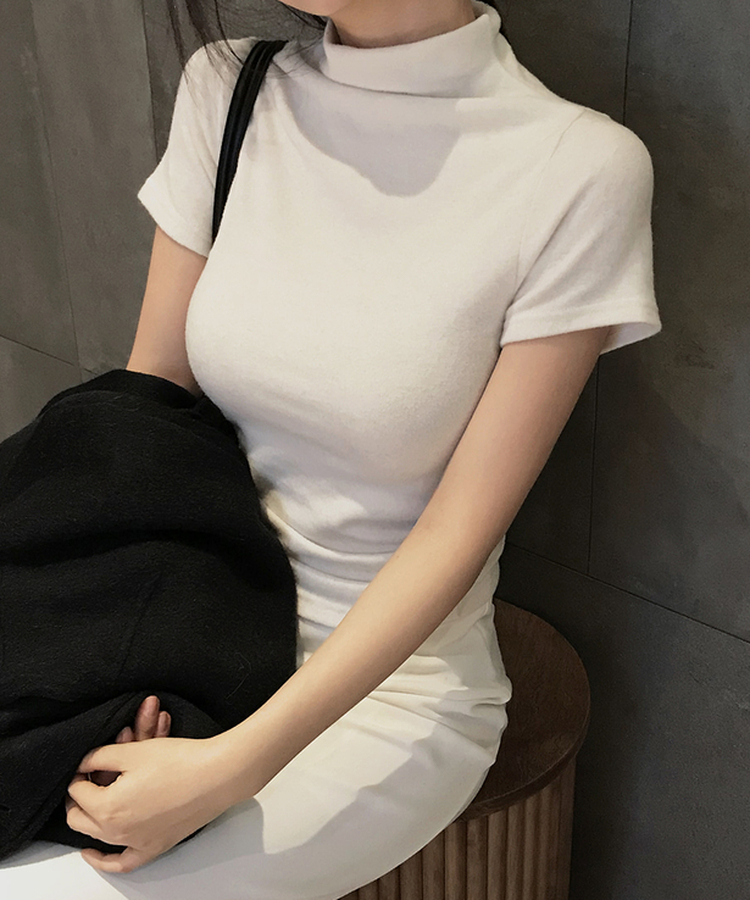 シャーリングハーフタートルネックTシャツ IVORY