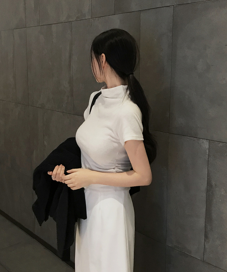 シャーリングハーフタートルネックTシャツ IVORY