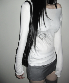 フラワースリム長袖Tシャツ IVORY