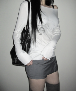 フラワースリム長袖Tシャツ IVORY