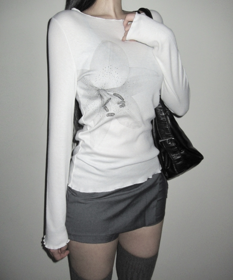 フラワースリム長袖Tシャツ IVORY
