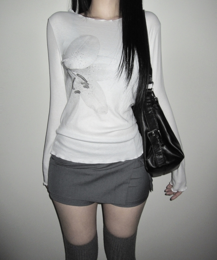 フラワースリム長袖Tシャツ IVORY