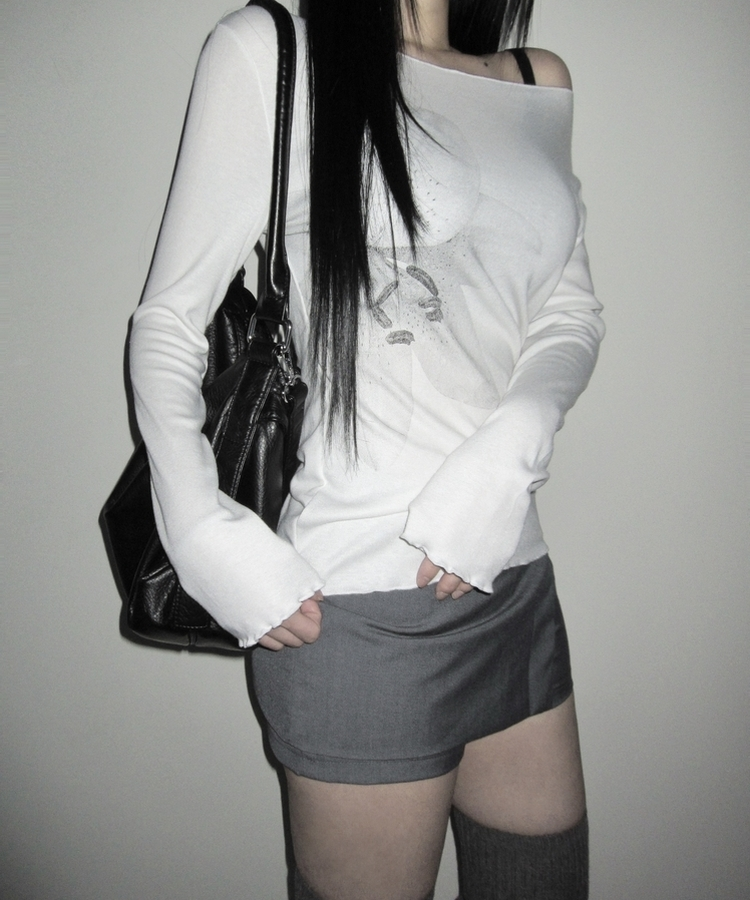 フラワースリム長袖Tシャツ IVORY