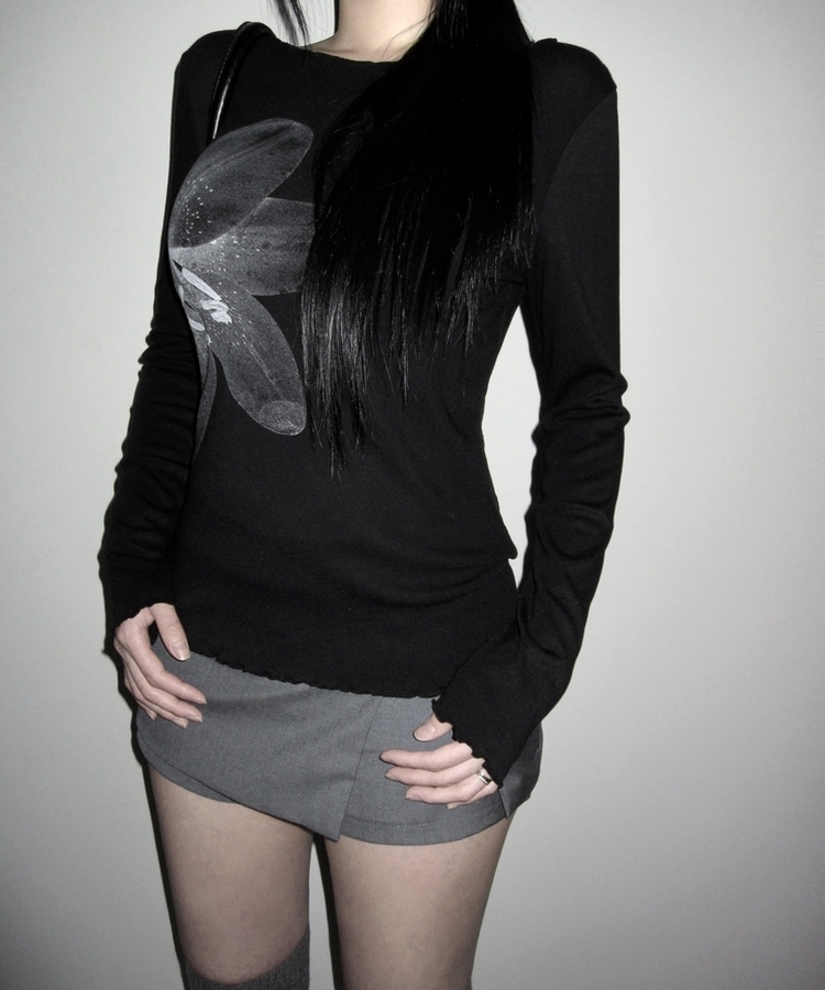 フラワースリム長袖Tシャツ BLACK