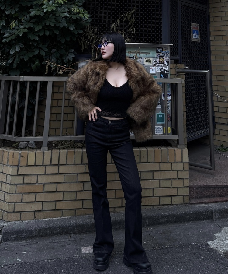 모브 생지 부츠컷 데님 팬츠 블랙